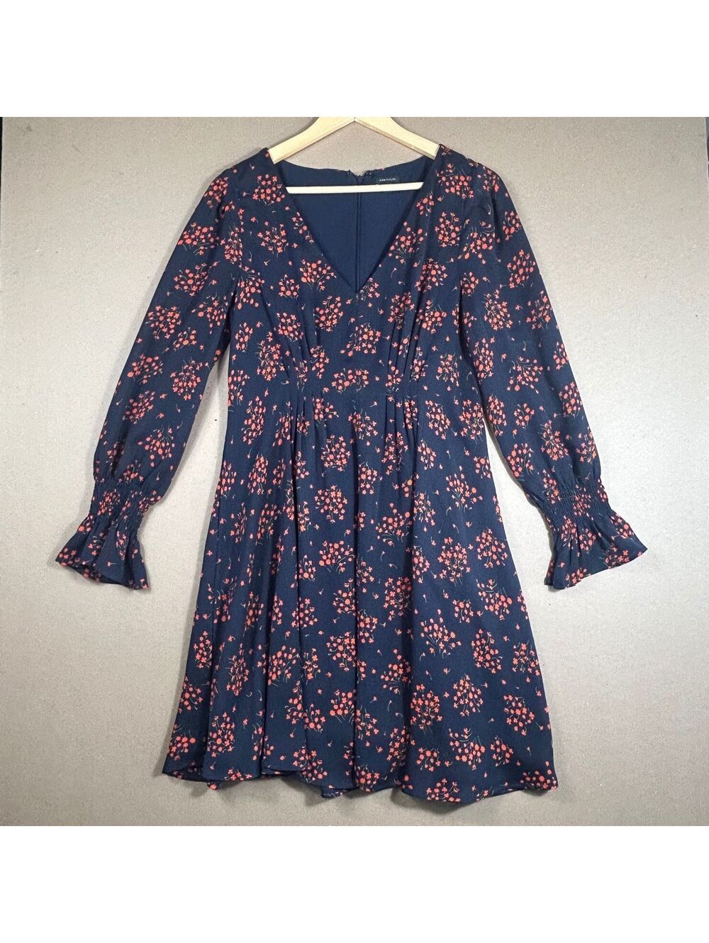 Ann Taylor Navy Blue Floral V-Neck Long Sleeve Mini Dress Size 8 DarkCottagecore